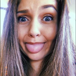 Meet your Posher, Kayley